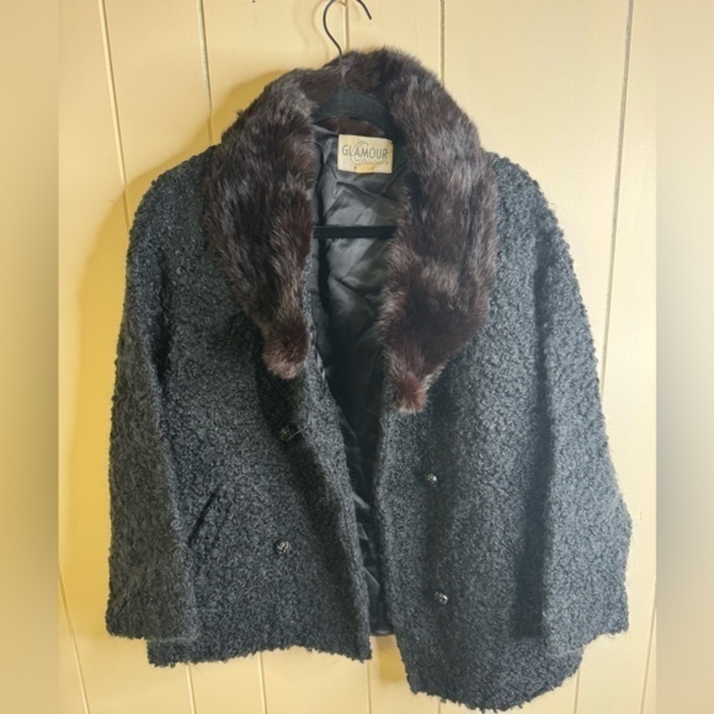 Glamour Textured Coat with Faux Fur Collar M